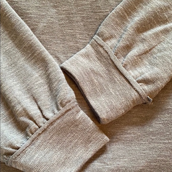 Women’s shoulder cut-out lightweight sweater (SM) - Picture 4 of 4